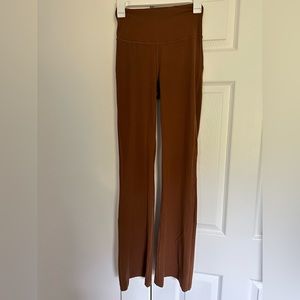 Groove Super-High-Rise Flared Pant